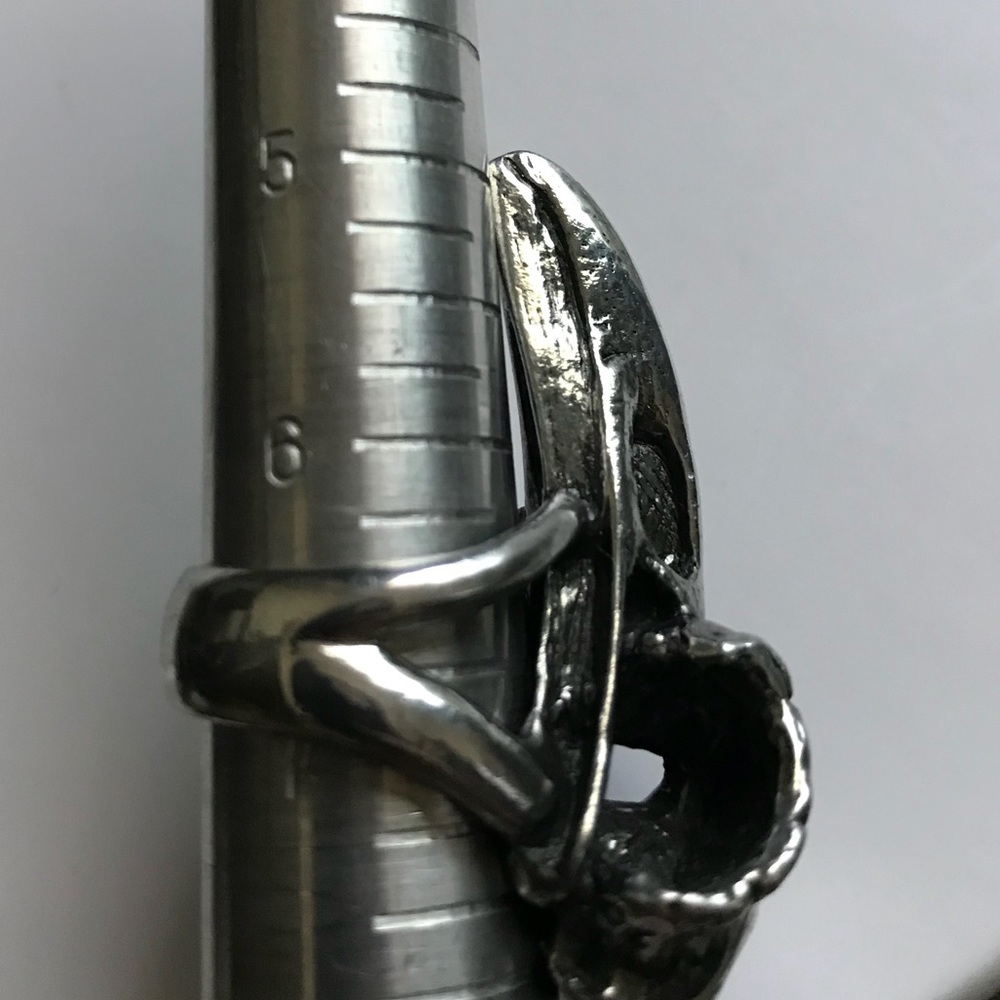 RabenSchädel Raven Skull Handcrafted Pewter Ring - Picture 8 of 8